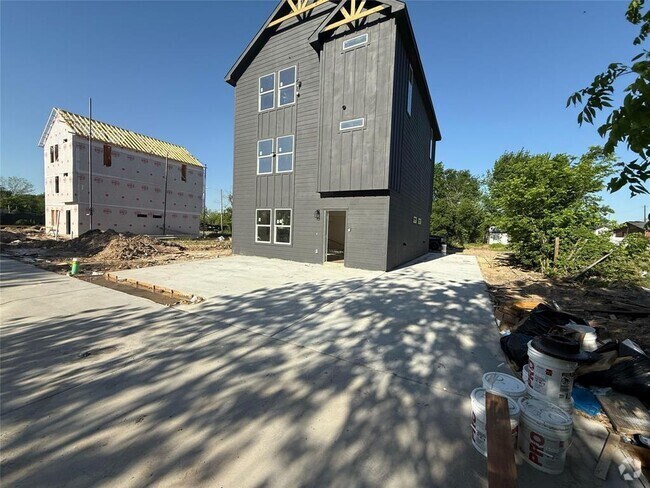 Building Photo - 8019 Birmingham St Unit A Rental