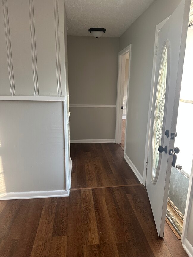 Photo - 205 Mc Crary Dr