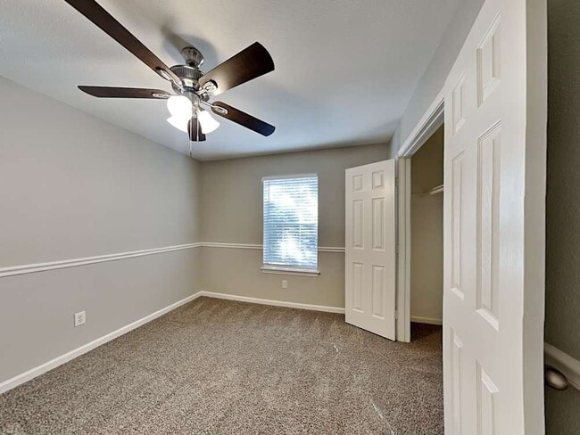 Photo - 670 Sylvan St SW