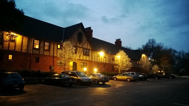 Photo - Somerset Apartments