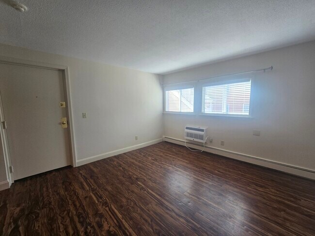 720 Main St Unit 4