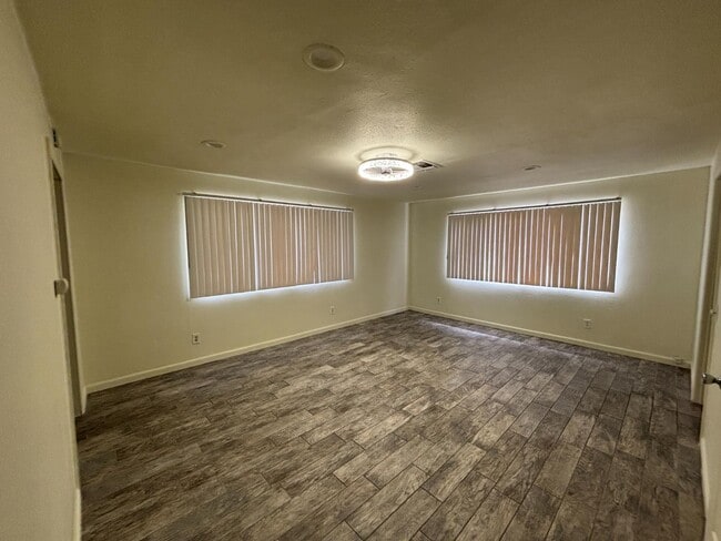 Photo - 7421 N Maple Ave