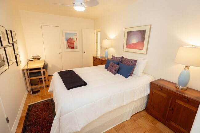 bedroom & walking in - 3001 Veazey Terrace NW Unit 1128