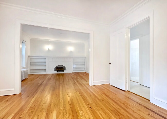 Building Photo - West Grace Street Rental