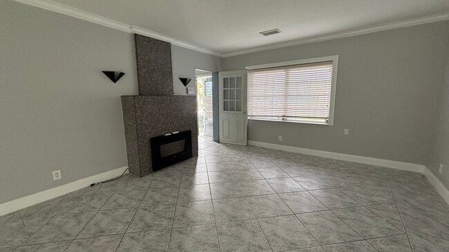 Photo - 308 NE 1st St