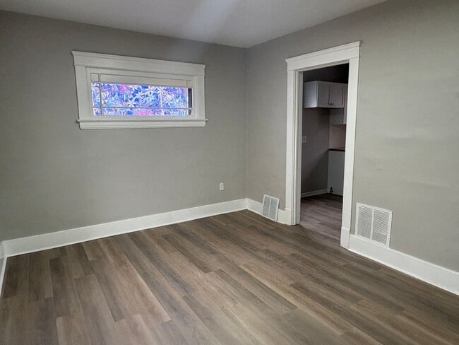 Photo - 1046 W 21st St