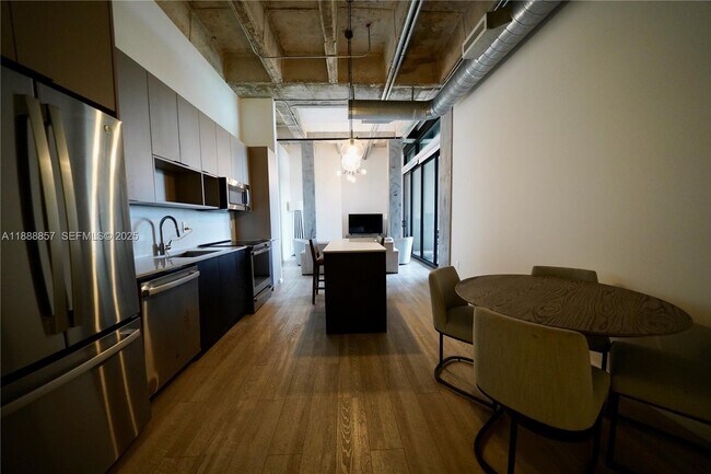 Photo - 7920 NE 2nd Ave Unidad 305