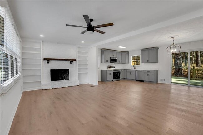 Photo - 2928 Dover Dr NW