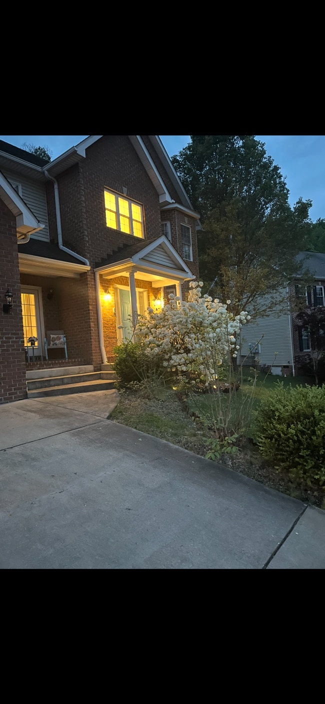 Photo - 110 Yorktowne Pl