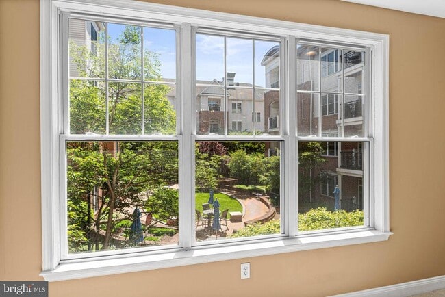 Photo - 200 W Elm St Unit 1231