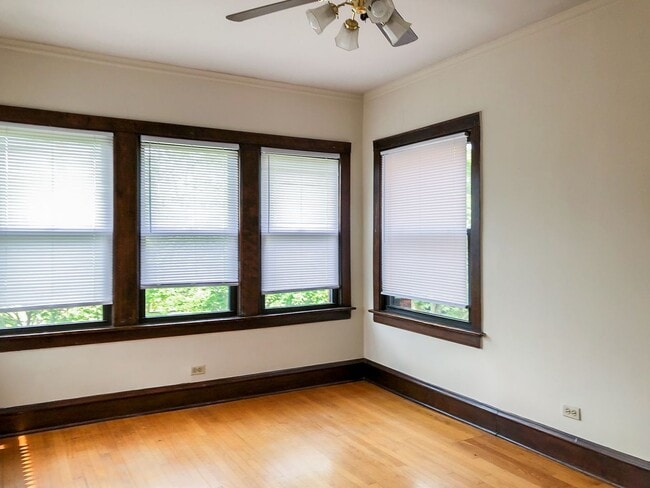 Photo - 3501 N Greenview Ave Unit 3501-1