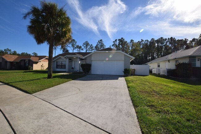 Building Photo - Beautiful 4 bedrooms/ 2baths home with a 2 car garage for rent at 17790 Indian Ridge Trl S., Kiss...