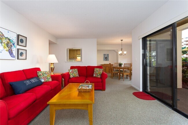 Photo - 910 E Causeway Blvd