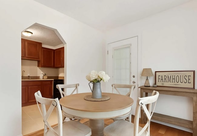 Photo - 8949 8th Ave