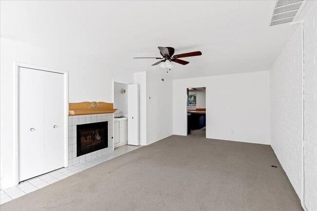 Photo - Escondido 2 bed 2.5 bath condo for lease Unit 19