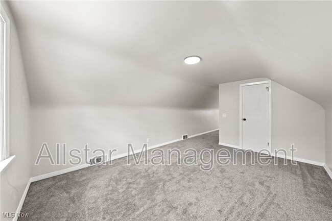 Photo - 1619 Struble Ave NE