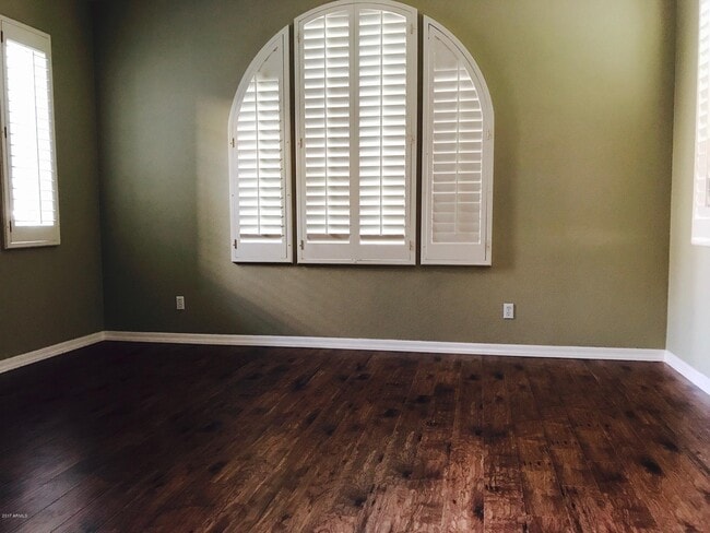 Photo - 1150 W Silver Creek Rd