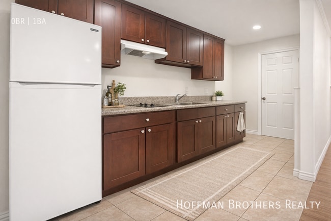 301 N Sycamore Ave Unit 15