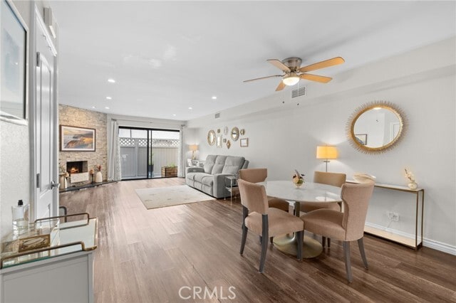 Building Photo - 545 E Cypress Ave Unit F