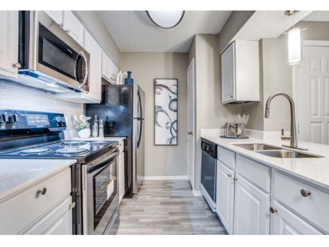 Building Photo - Devon on Northgate Rental