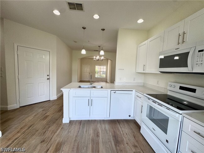 Building Photo - 3255 Tamara Dr Unit 4