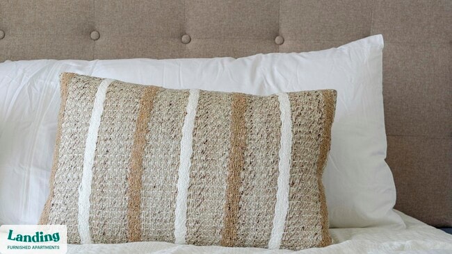 Photo - 650 N Main St Unidad 202