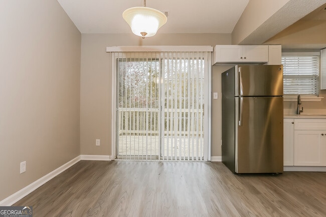 Photo - 2453 Crestdale Cir SE