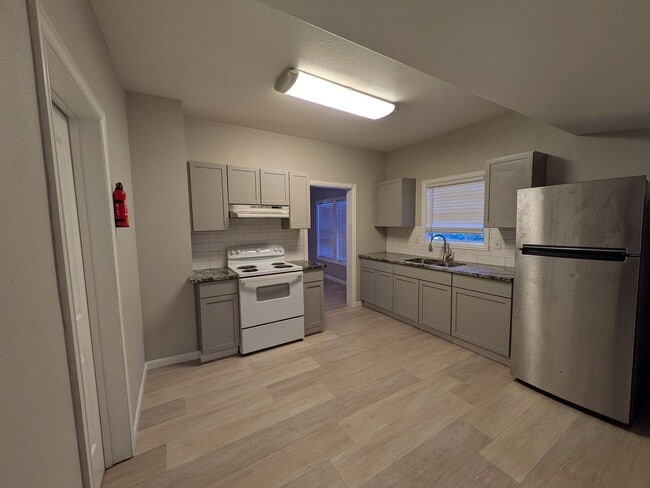 Photo - 614 Euclid St