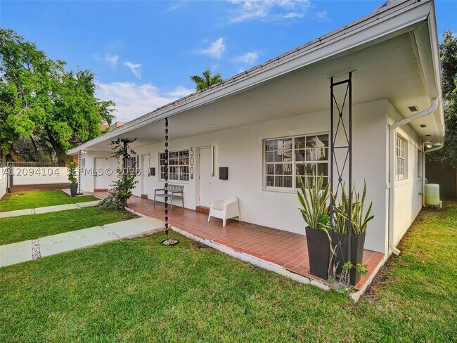 500 NE 66th St Unit 1