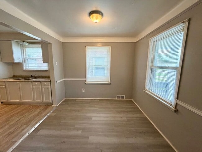 Photo - 2 Bedroom 1 Bath House For Lease