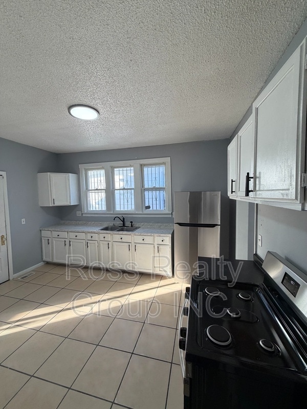 Photo - 1328 Moore St