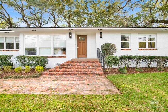 Photo - 380 S Church St