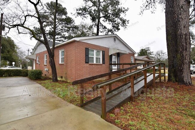Photo - 1430 Jackson Rd House