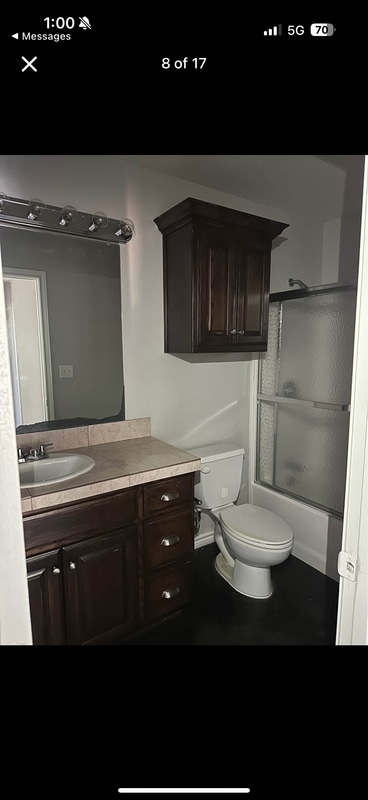 Photo - 725 E Locust St