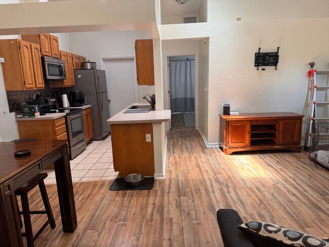 Photo - 2 Bed 2 Bath Home in Seranola Manor ! Fenced in YARD!