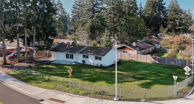 Photo - Huge fenced yard 3 Bedroom Fresh remodel