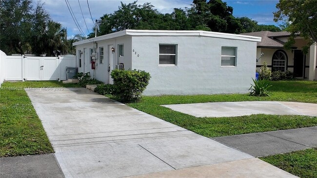Building Photo - 620 NW 16th Ave Unit 1