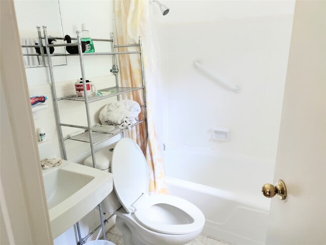 Photo - 5559 Aspen St