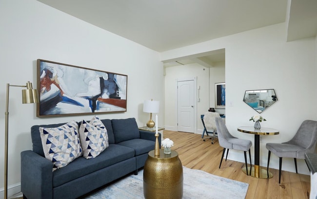 Photo - 1415 Girard St NW