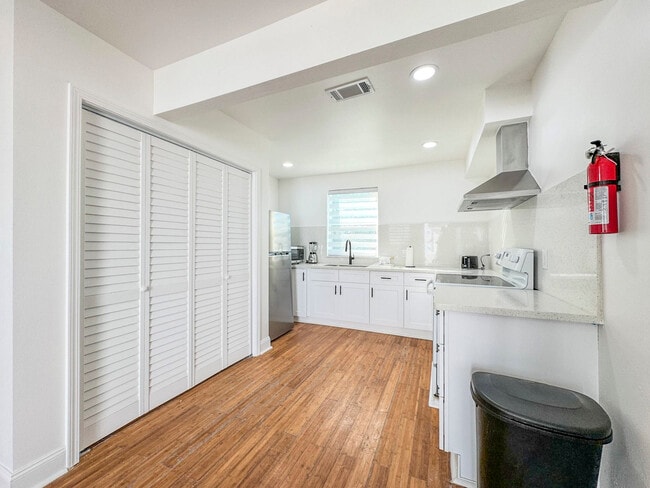 Photo - 3600 Eagle St