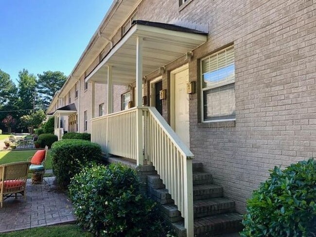 Photo - Peachtree Hills Court, 2-bedroom Atlanta a...