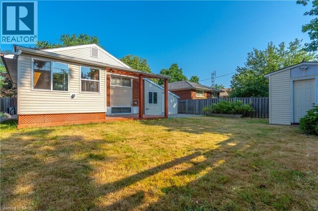 Photo - 107 W 33rd St
