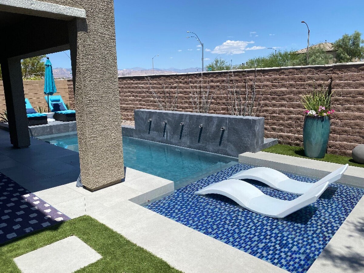 Stunning Pool Home In Mountains Edge! Pool Service included - Stunning Pool Home In Mountains Edge! Pool Service included