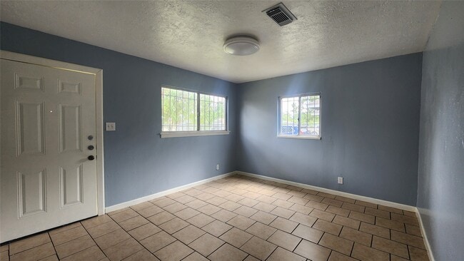 Photo - 6114 Hartwick Rd