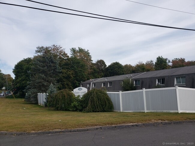 Building Photo - 1568 Meriden Rd Unit APT 7F