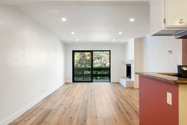 Photo - 4524 Tujunga Ave Unidad 4524 Tujunga Ave