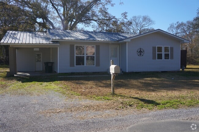 Building Photo - 2820 Pine St Rental