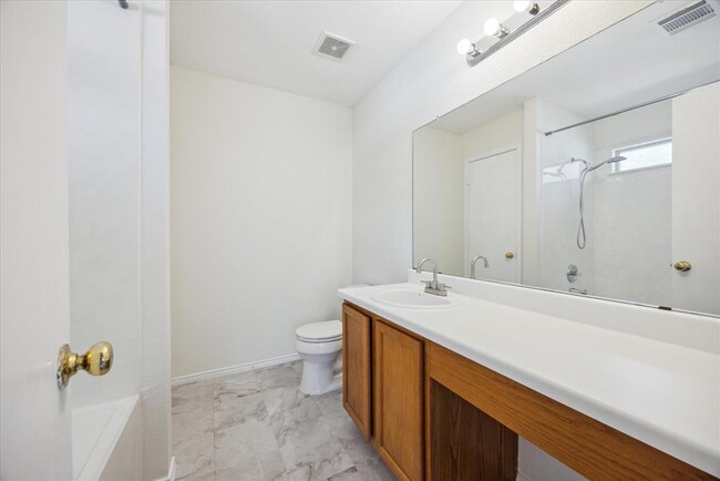 Photo - 108 Loryn Dr