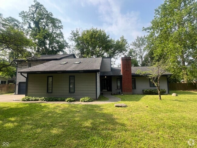 Building Photo - 945 Fox Hill Dr Rental