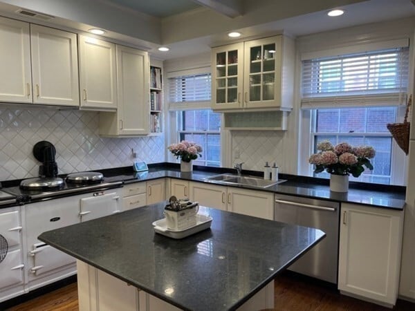 Photo - 86 Revere St